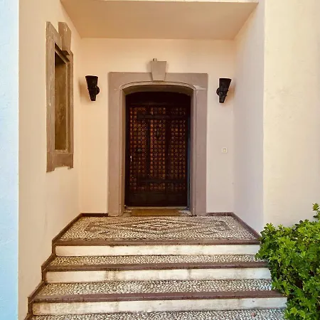 Dozo Suites