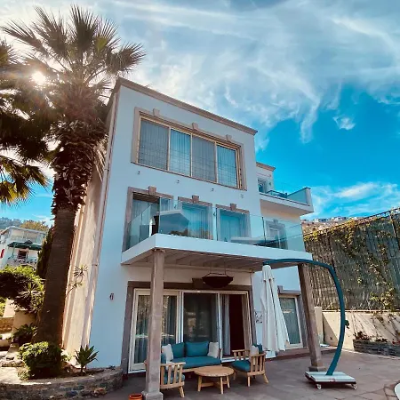 Dozo Suites *