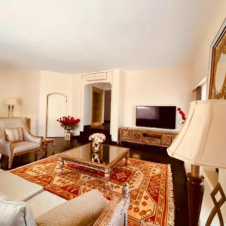 Dozo Suites *